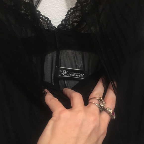 Intimate Top with Garter straps’ - Picture 3 of 3